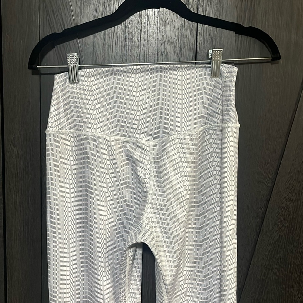 NWOT TYC workout leggings